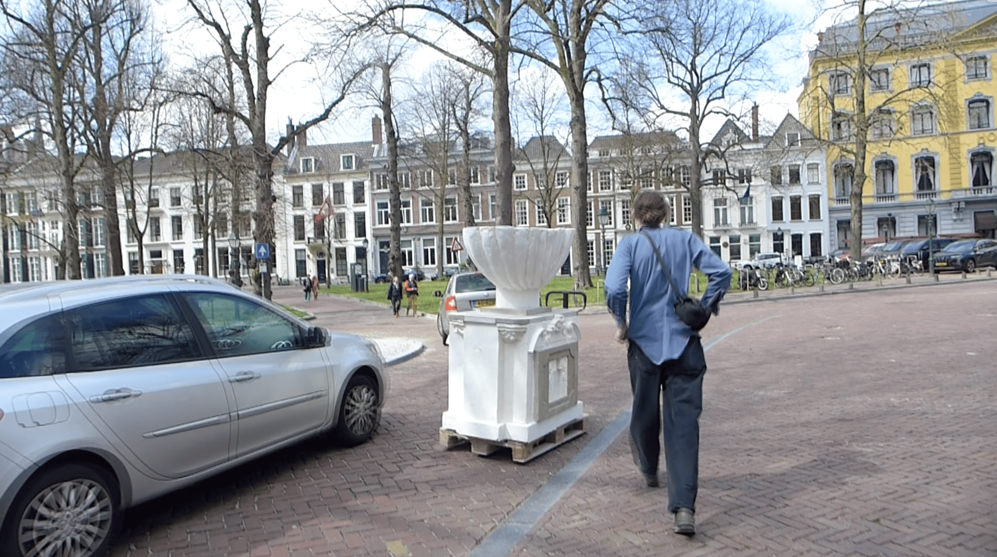 photo of the transportation of the fountain sculpture